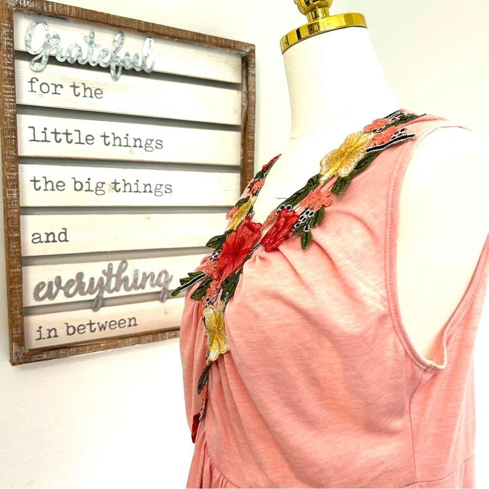 NWOT Rosegal Pink Floral Embroidery Tank Top 1X - size 16 Sleeveless Faux Wrap - Picture 2 of 9